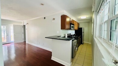 897 N Highland Ave NE, Unit BT3 in Atlanta, GA - Building Photo - Building Photo