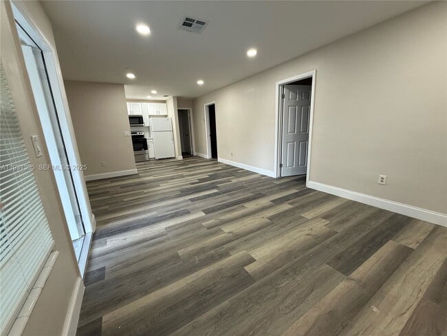 3033 NW 43 Terrace in Lauderdale Lakes, FL - Building Photo - Building Photo