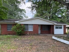 21 Lynnwood Dr in Texarkana, TX - Building Photo