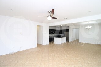 730 N Robins Way in Chandler, AZ - Building Photo - Building Photo