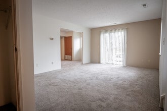 Alpine Lake Apartments in Jackson, MI - Building Photo - Building Photo