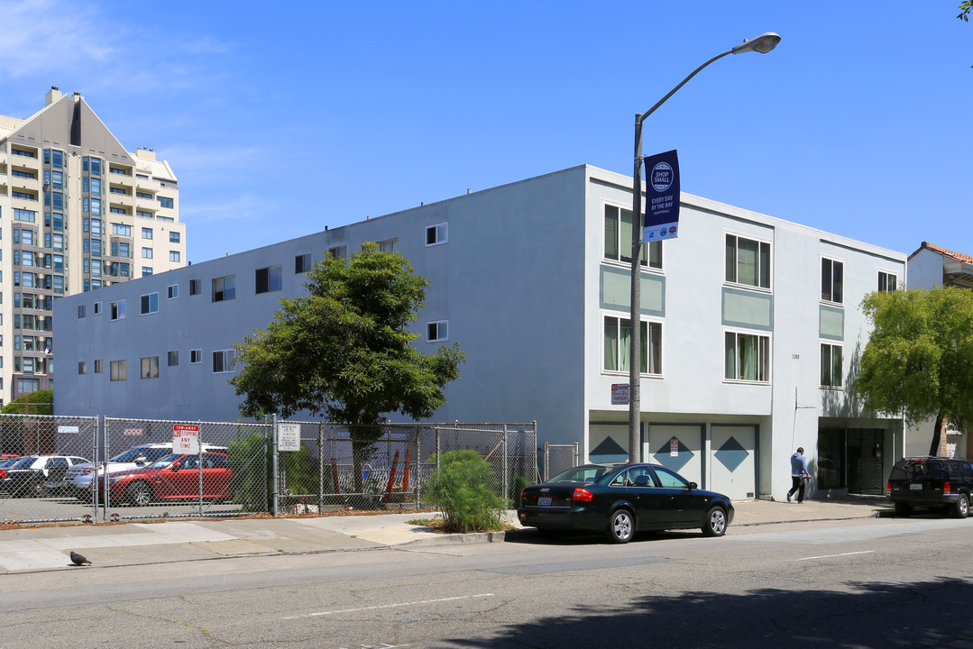 1350 Golden Gate Ave in San Francisco, CA - Building Photo