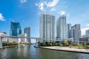 41 SE 5th St, Unit 1508 in Miami, FL - Building Photo