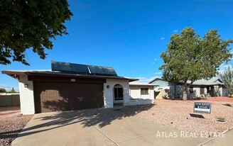 5816 W Redfield Rd in Glendale, AZ - Foto de edificio - Building Photo