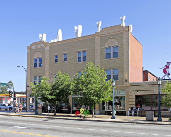 6197 Delmar Blvd in St. Louis, MO - Foto de edificio - Building Photo