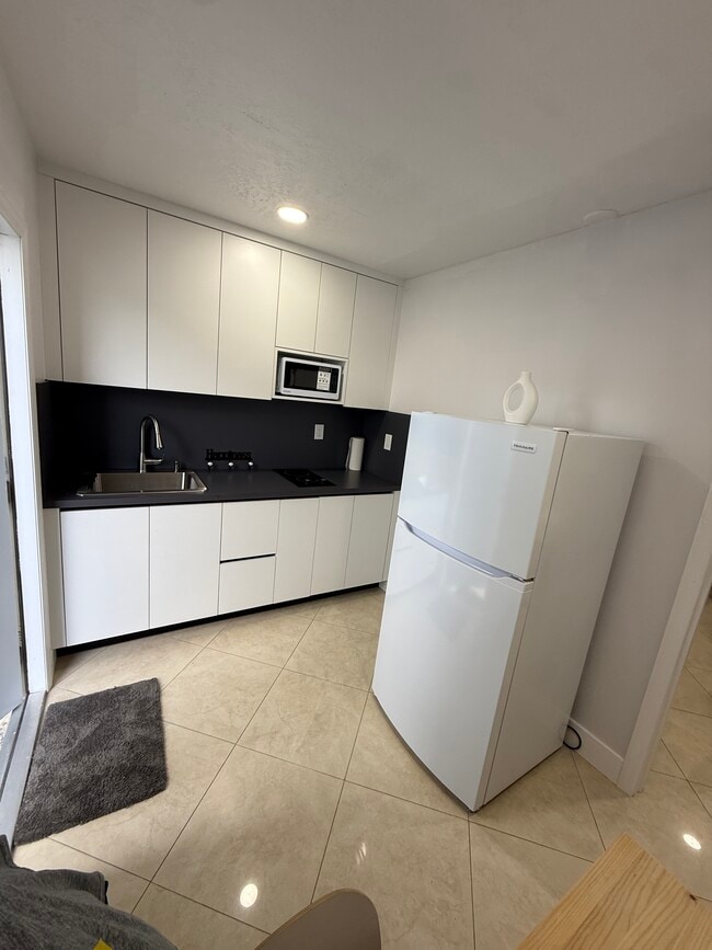 10340 SW 43rd St, Unit 1 in Miami, FL - Foto de edificio - Building Photo
