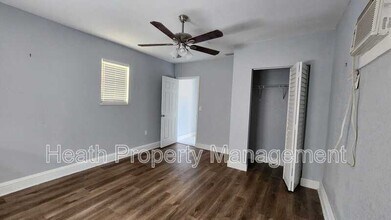 2205 Calexico Way S in St. Petersburg, FL - Building Photo - Building Photo