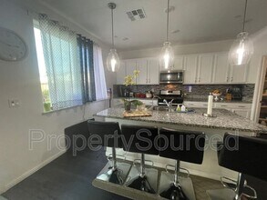 2703 Rabbit Holw Dr in Lathrop, CA - Foto de edificio - Building Photo