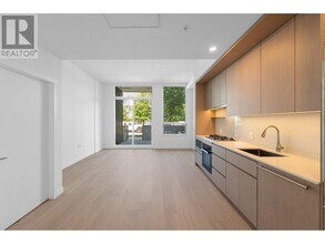 5212-5212 Cambie Rd in Vancouver, BC - Building Photo - Building Photo