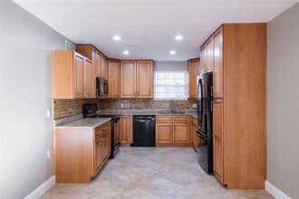 4388 Lake Underhill Rd in Orlando, FL - Building Photo - Building Photo