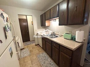 205 Barry Ave in Wayzata, MN - Building Photo - Building Photo
