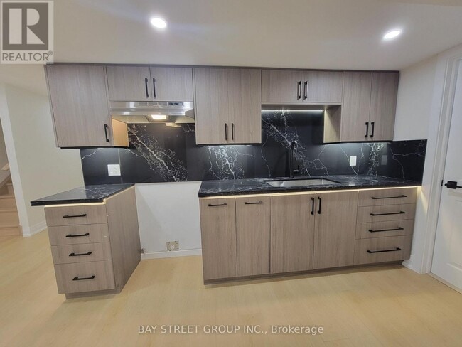 property at 1903 Narcissus Gdns