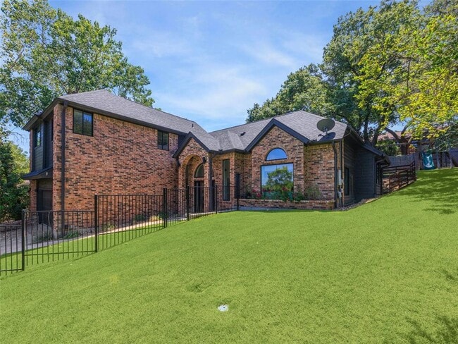 property at 3911 Dry Creek Dr