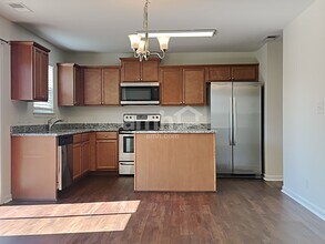 7132 Lawgiver Cir in Corryton, TN - Foto de edificio - Building Photo