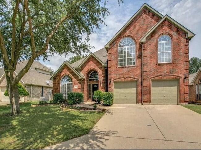 109 Falcon Creek Dr