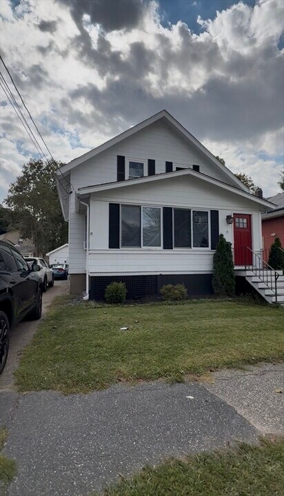 15 Essex St in Framingham, MA - Building Photo