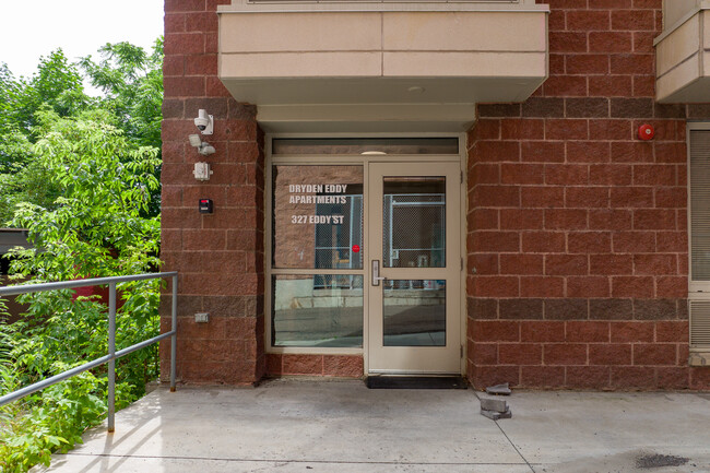 RIDGETOP Apartments in Collegetown in Ithaca, NY - Foto de edificio - Building Photo