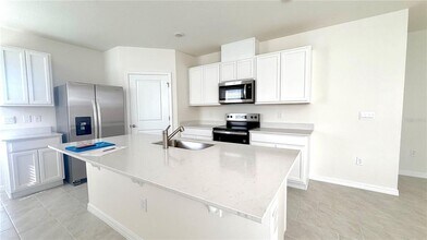 3326 Wakefield Dr in Haines City, FL - Building Photo - Building Photo