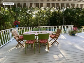330 Sprig Tree Path in Sag Harbor, NY - Building Photo - Building Photo