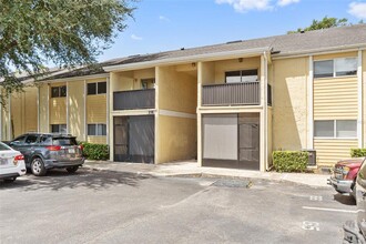 916 Lake Destiny Rd in Altamonte Springs, FL - Building Photo - Building Photo