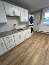 167 Park Rd, Unit 3-e in West Hartford, CT - Building Photo - Building Photo