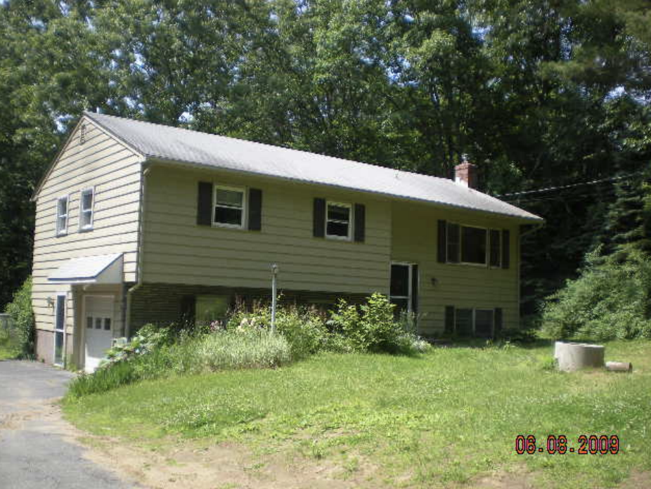 160 Birch Rd in Storrs Mansfield, CT - Building Photo