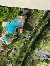 521 Hahaione St in Honolulu, HI - Foto de edificio - Building Photo