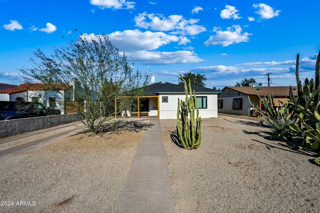 1522 E Almeria Rd in Phoenix, AZ - Building Photo - Building Photo