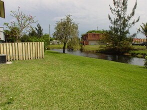 5834 NW 21st St in Lauderhill, FL - Building Photo - Building Photo