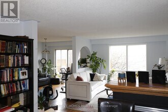 5705 Wells Pl in Mississauga, ON - Building Photo - Building Photo