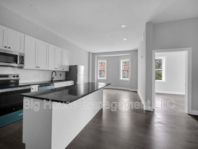 property at 707 Druid Park Lake Dr