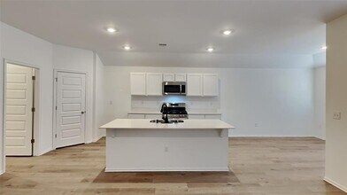 3909 Dutch Ln in Mustang, OK - Building Photo - Building Photo