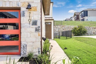 7101 Terrazzo Cottage Ln in Austin, TX - Building Photo - Building Photo