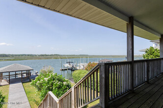 46 Pelican Dr in Wrightsville Beach, NC - Building Photo - Building Photo