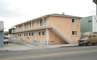8414 S Western Ave in Los Angeles, CA - Building Photo