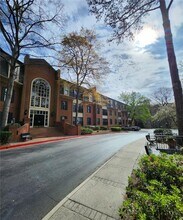 23311 Plantation Dr NE in Atlanta, GA - Building Photo - Building Photo