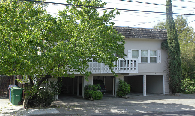 1587 2nd Ave in Walnut Creek, CA - Foto de edificio - Building Photo