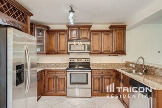 4427 W Lawn Ave in Tampa, FL - Building Photo - Building Photo