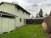 779 Island St in Springfield, OR - Foto de edificio - Building Photo