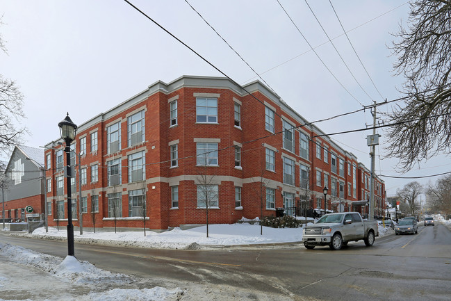 165 Duke St in Kitchener, ON - Building Photo - Primary Photo