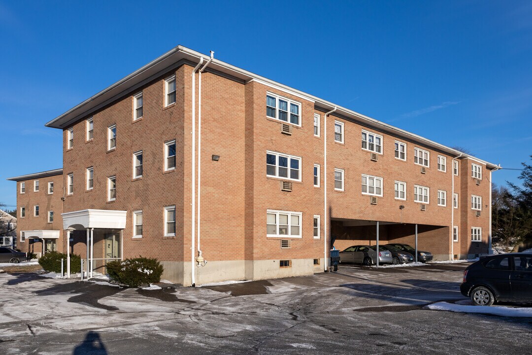 450-470 Ferry Blvd in Stratford, CT - Building Photo