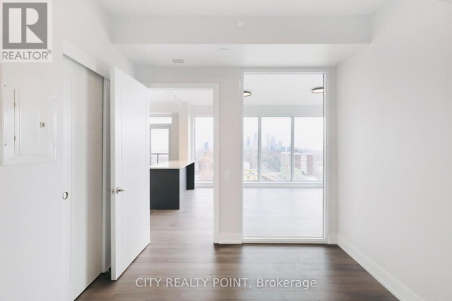 2525-2525 Bathurst St in Toronto, ON - Building Photo - Building Photo