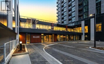 3071 Trafalgar Rd in Oakville, ON - Building Photo - Building Photo