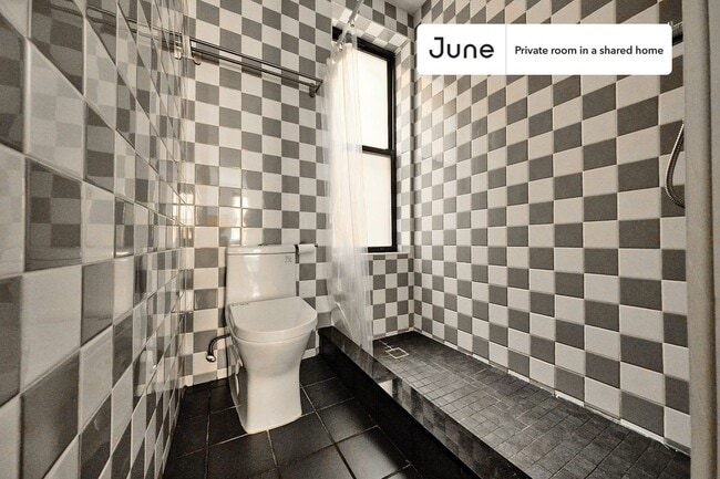 Room in Shared 3 bed/3 bath home, Unit C in Queens, NY - Building Photo - Building Photo