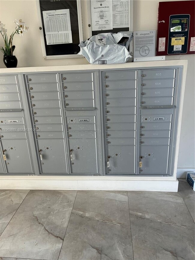 3770 NE 171 St in Miami, FL - Building Photo - Building Photo