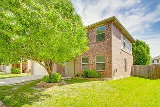 937 Canary Dr, Unit 204 in Saginaw, TX - Building Photo - Building Photo