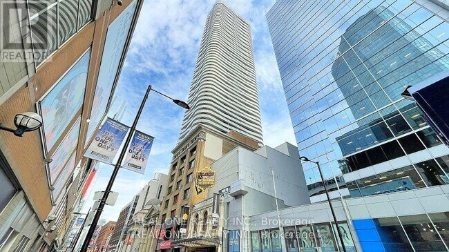 197-3197 Yonge St in Toronto, ON - Building Photo - Building Photo