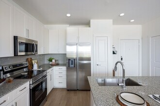 Broadstone Sierra Vista in Rosharon, TX - Building Photo - Building Photo