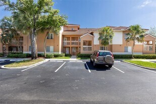 706 NW 92nd Ave in Plantation, FL - Building Photo