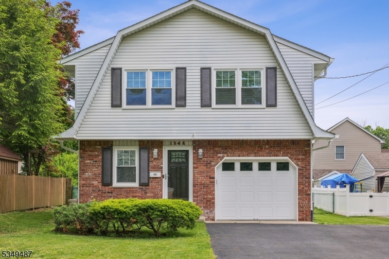 154 High St in Northvale, NJ - Building Photo